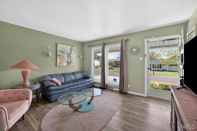 10433 Leitrim Drive, St Louis, MO 63123