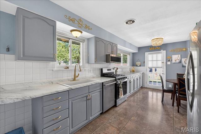 10433 Leitrim Drive, St Louis, MO 63123