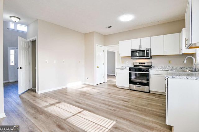 410 Meadowfield Trail, Lawrenceville, GA 30043