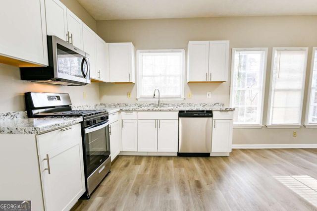 410 Meadowfield Trail, Lawrenceville, GA 30043