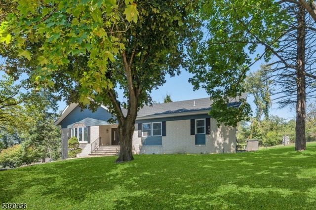 1 Rossi Dr, Clinton Twp., NJ 08809