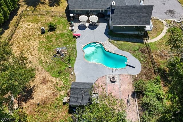 1 Rossi Dr, Clinton Twp., NJ 08809