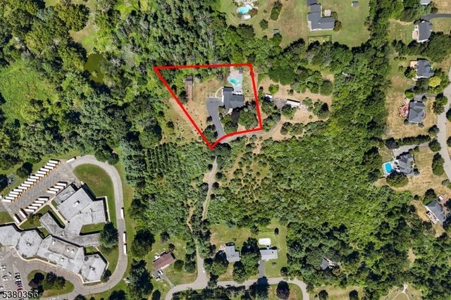 1 Rossi Dr, Clinton Twp., NJ 08809