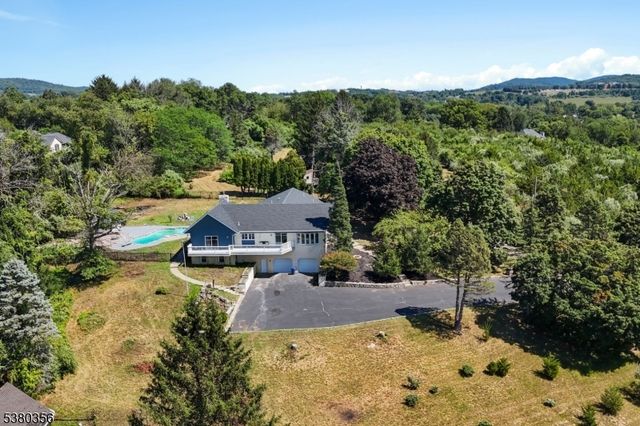 1 Rossi Dr, Clinton Twp., NJ 08809