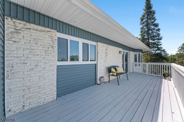 1 Rossi Dr, Clinton Twp., NJ 08809