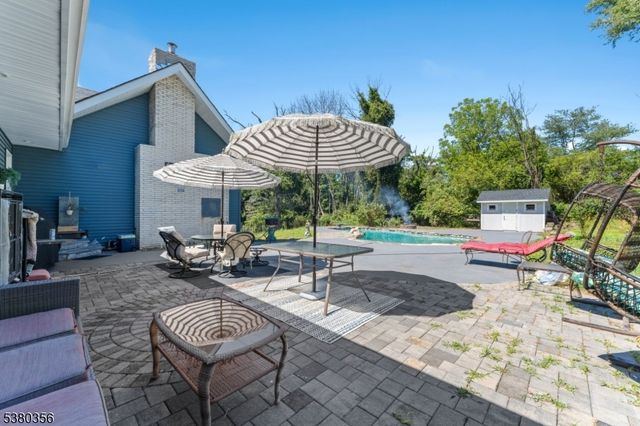 1 Rossi Dr, Clinton Twp., NJ 08809