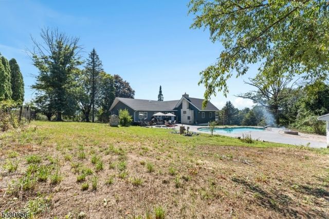 1 Rossi Dr, Clinton Twp., NJ 08809