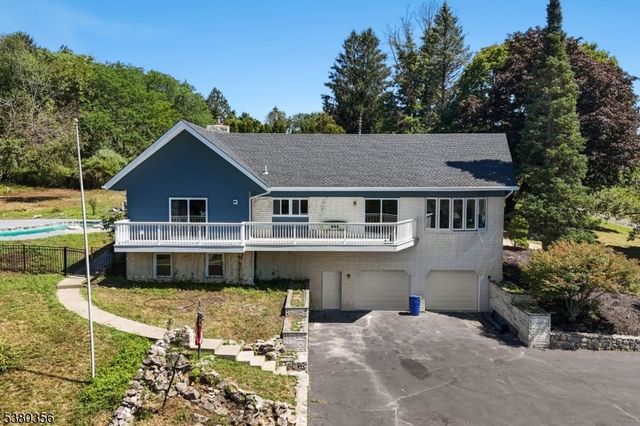 1 Rossi Dr, Clinton Twp., NJ 08809