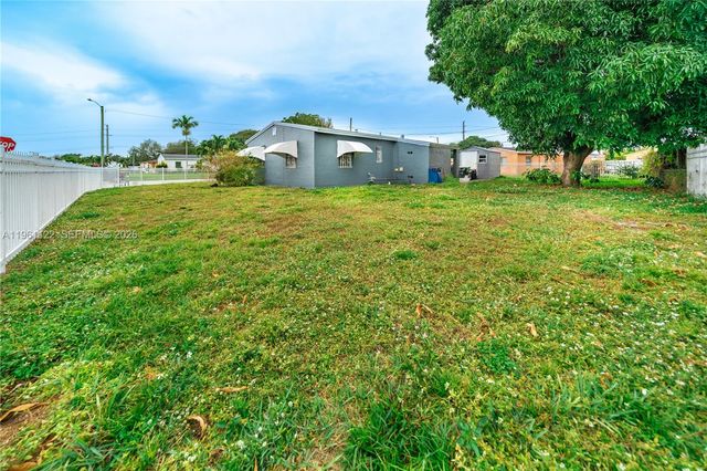 1861 NW 163rd St, Miami Gardens, FL 33054