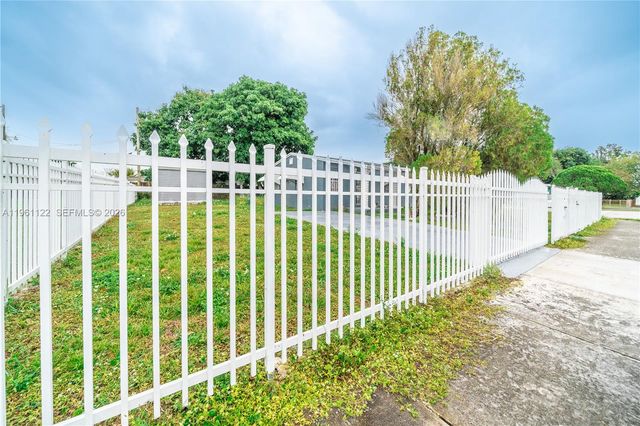 1861 NW 163rd St, Miami Gardens, FL 33054