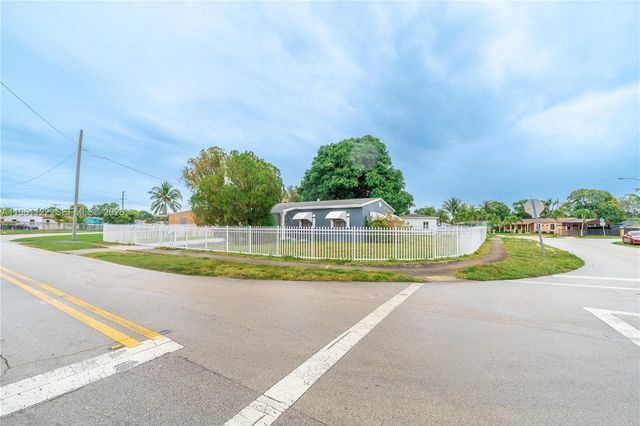 1861 NW 163rd St, Miami Gardens, FL 33054