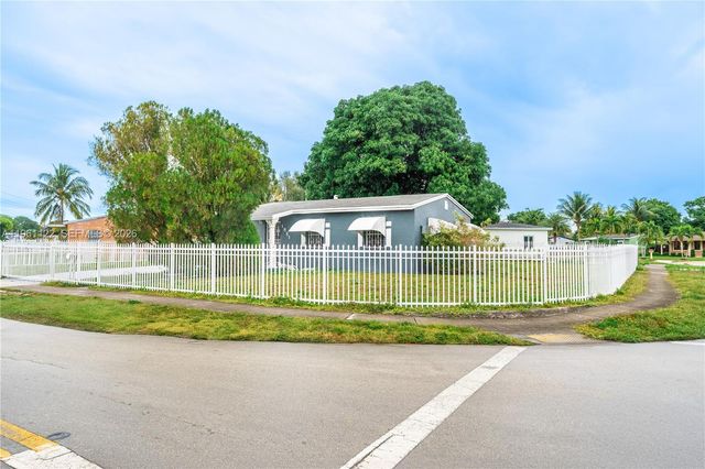 1861 NW 163rd St, Miami Gardens, FL 33054