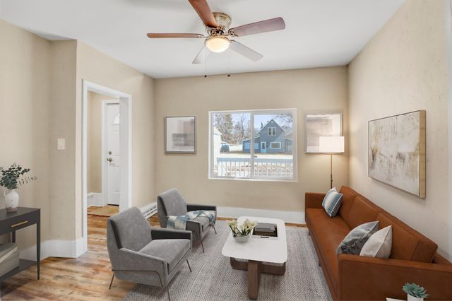 307 10th Street N, Moorhead, MN 56560