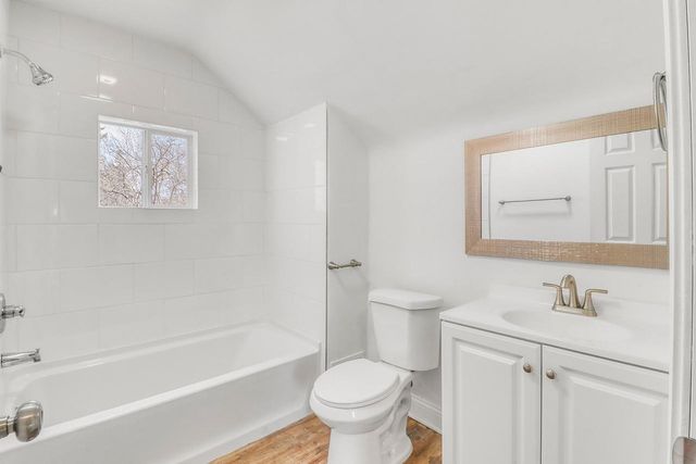 307 10th Street N, Moorhead, MN 56560