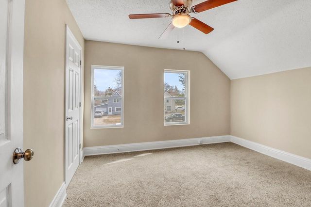 307 10th Street N, Moorhead, MN 56560