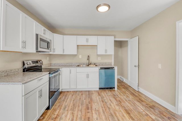 307 10th Street N, Moorhead, MN 56560