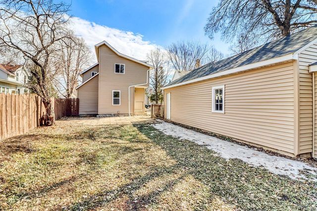 307 10th Street N, Moorhead, MN 56560