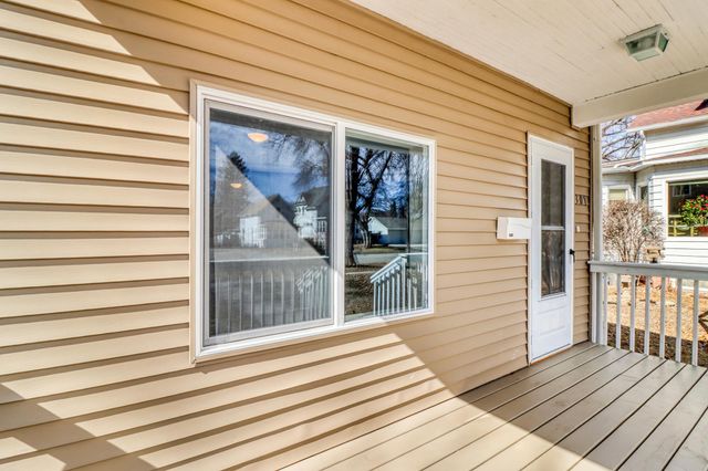 307 10th Street N, Moorhead, MN 56560