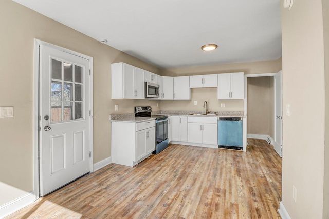 307 10th Street N, Moorhead, MN 56560