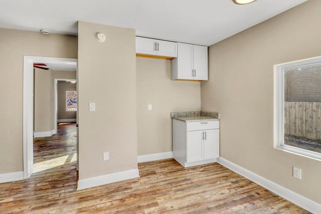 307 10th Street N, Moorhead, MN 56560