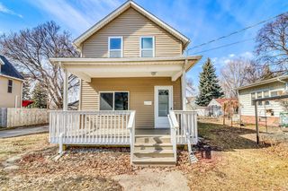 307 10th Street N, Moorhead, MN 56560