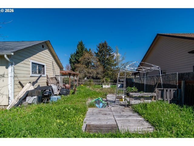 597 Se RAMP St, Roseburg, OR 97470
