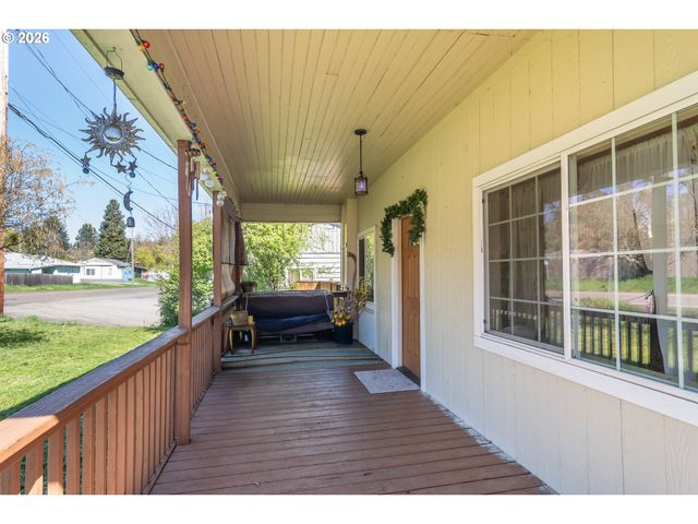 597 Se RAMP St, Roseburg, OR 97470