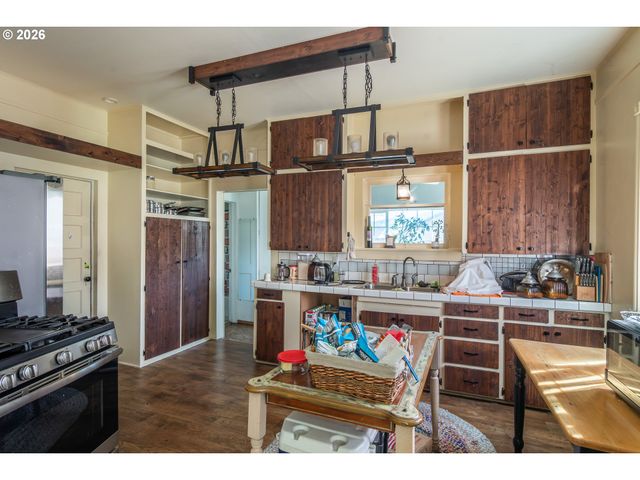 597 Se RAMP St, Roseburg, OR 97470