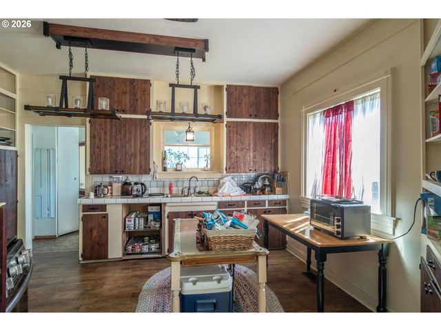 597 Se RAMP St, Roseburg, OR 97470