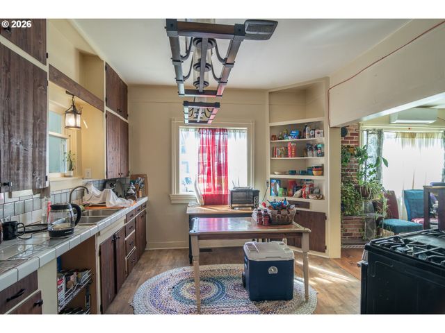 597 Se RAMP St, Roseburg, OR 97470