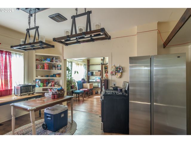 597 Se RAMP St, Roseburg, OR 97470