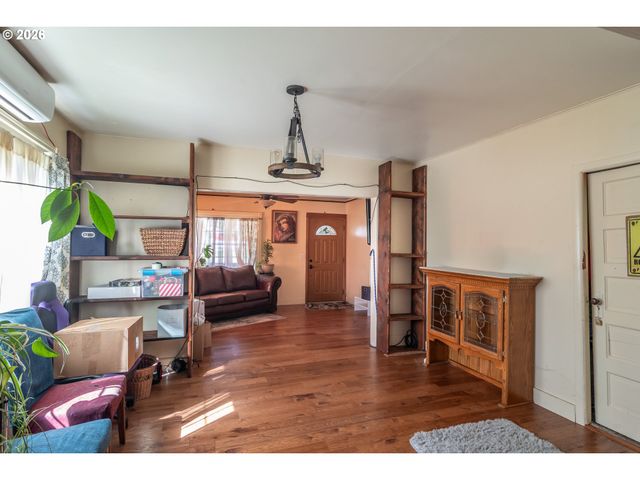 597 Se RAMP St, Roseburg, OR 97470