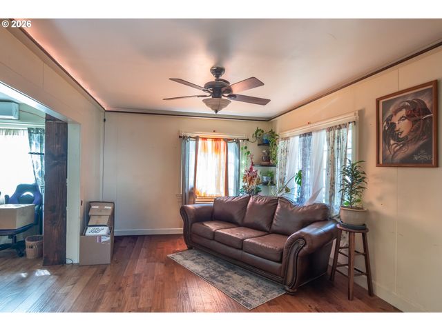 597 Se RAMP St, Roseburg, OR 97470