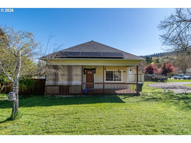 597 Se RAMP St, Roseburg, OR 97470