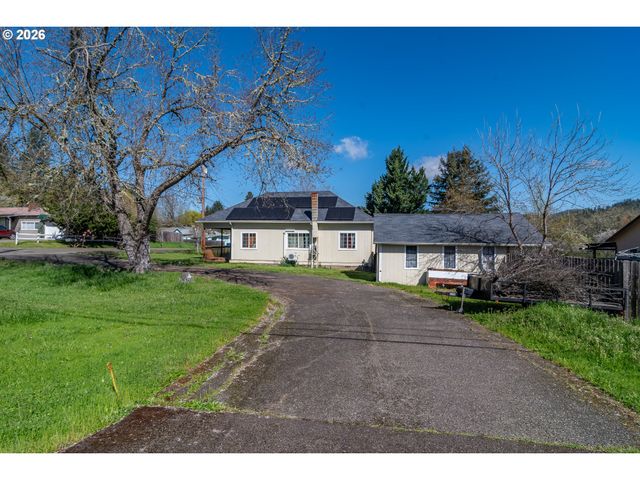 597 Se RAMP St, Roseburg, OR 97470