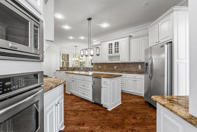 8 Ledge Rock Cove, Little Rock, AR 72211