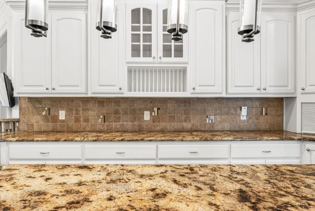 8 Ledge Rock Cove, Little Rock, AR 72211