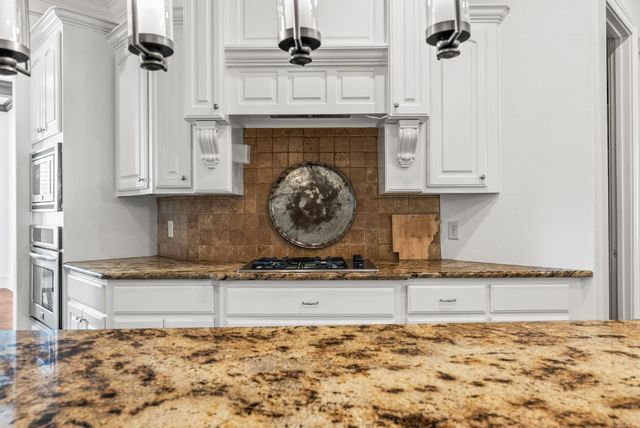 8 Ledge Rock Cove, Little Rock, AR 72211