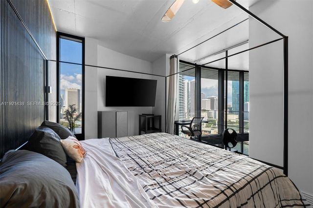 690 SW 1st Ct 2101, Miami, FL 33130