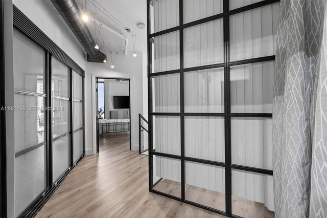 690 SW 1st Ct 2101, Miami, FL 33130