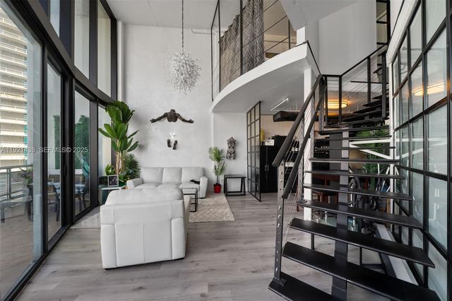 690 SW 1st Ct 2101, Miami, FL 33130