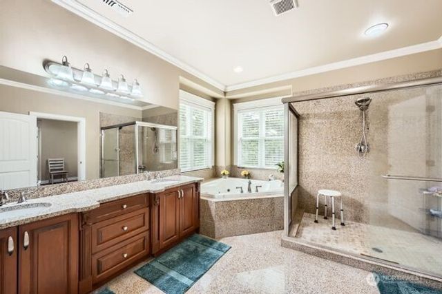 16925 SE 224th St, Kent, WA 98042