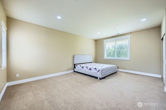 16925 SE 224th St, Kent, WA 98042