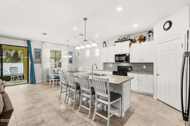 872 Old Country Road SE, Palm Bay, FL 32909