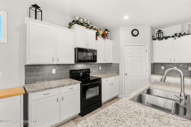 872 Old Country Road SE, Palm Bay, FL 32909