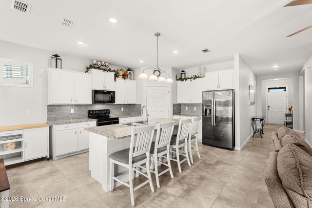 872 Old Country Road SE, Palm Bay, FL 32909