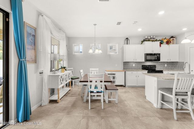 872 Old Country Road SE, Palm Bay, FL 32909