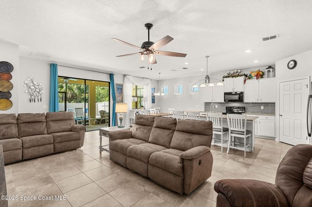 872 Old Country Road SE, Palm Bay, FL 32909