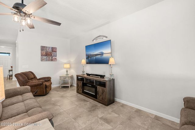 872 Old Country Road SE, Palm Bay, FL 32909