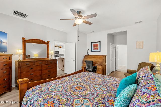 872 Old Country Road SE, Palm Bay, FL 32909